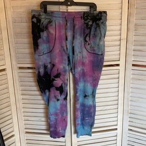 Torrid active tie dye cropped joggers